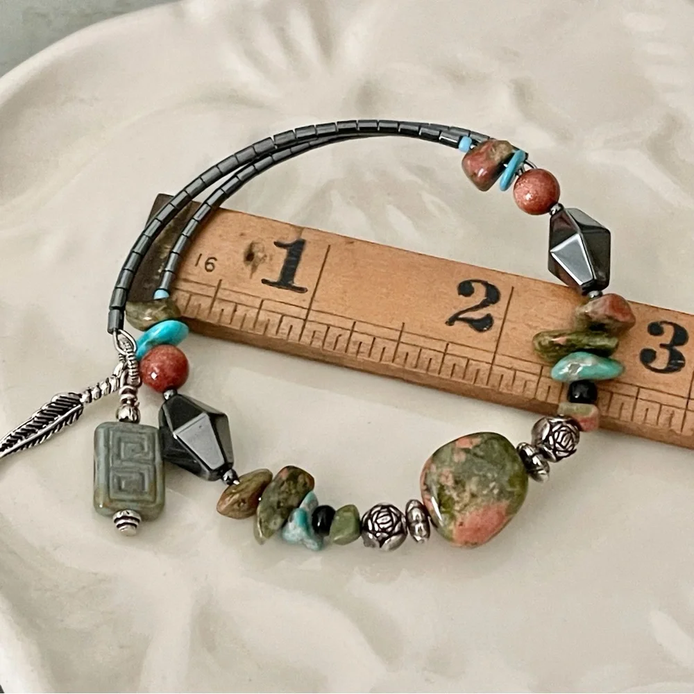 Stone Bracelet on Adjustable Memory Wire - Picture 10 of 11